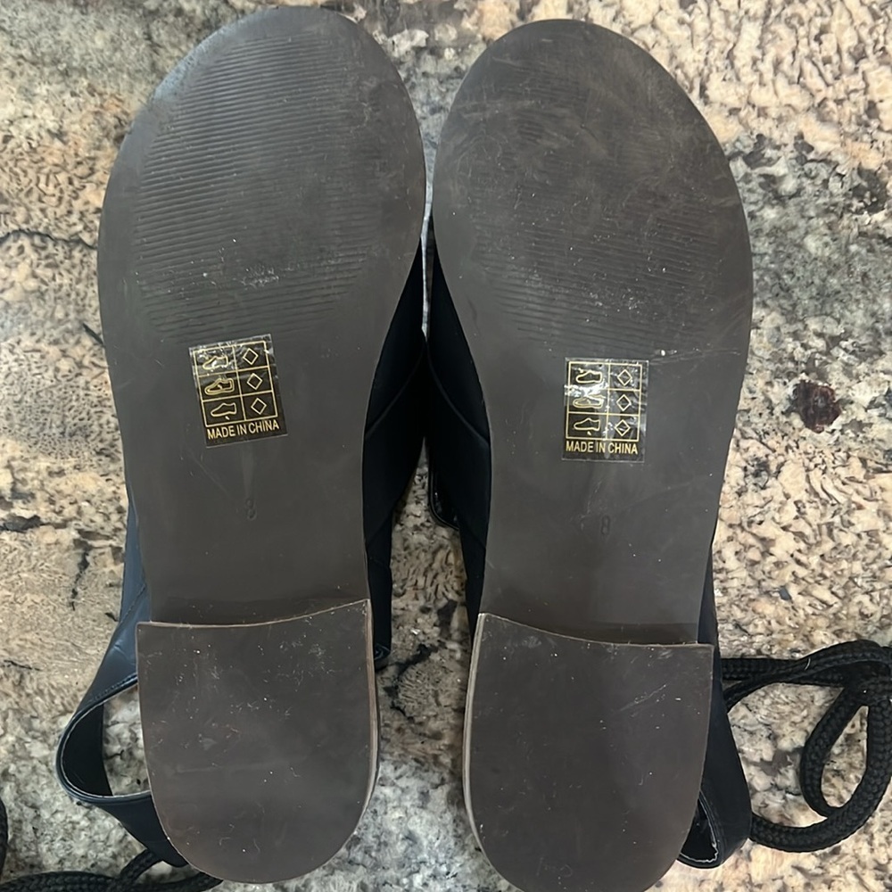 Black Sandals with Open-Toe Design - Picture 6 of 6